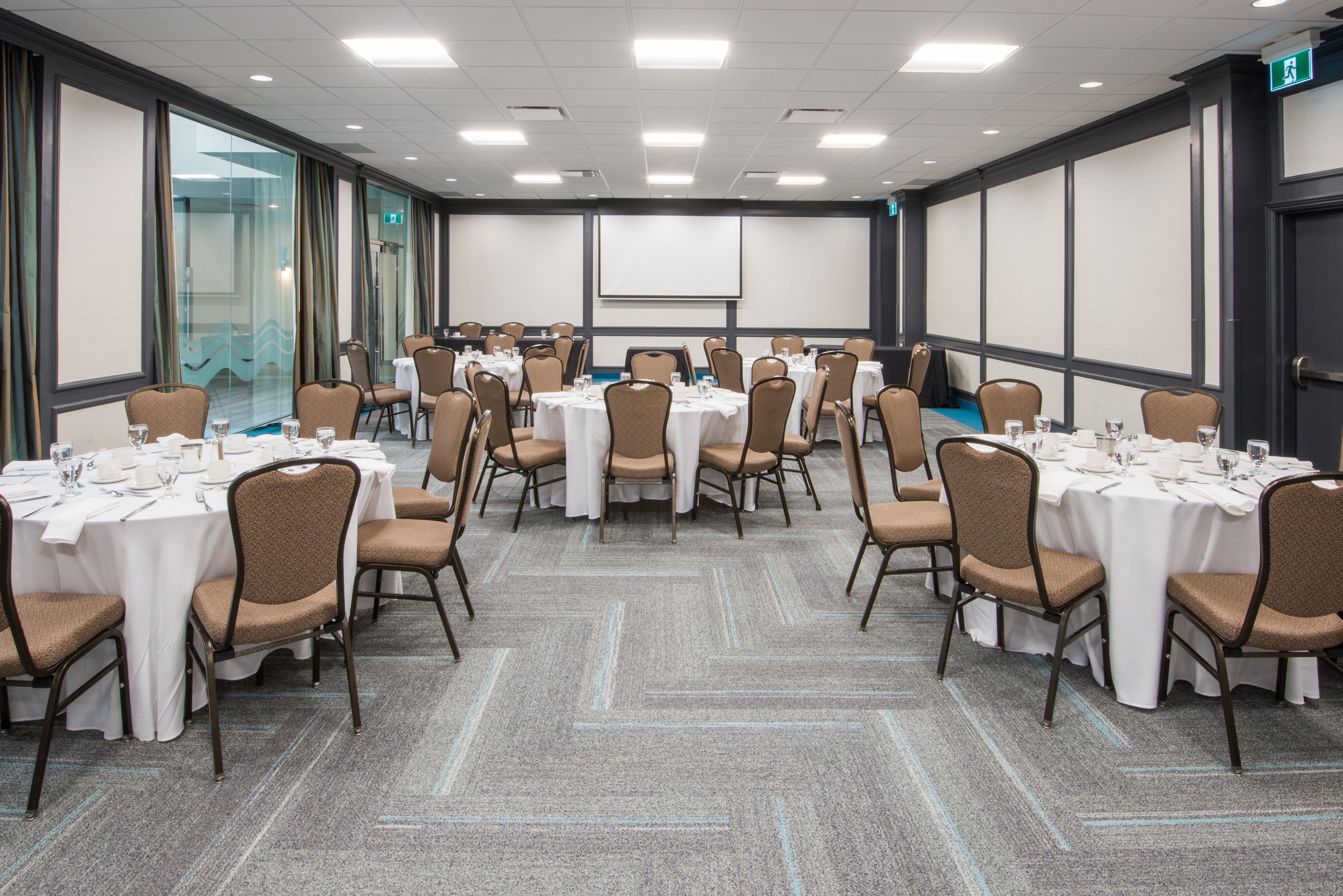 Отель Crowne Plaza Kitchener-Waterloo By Ihg Экстерьер фото