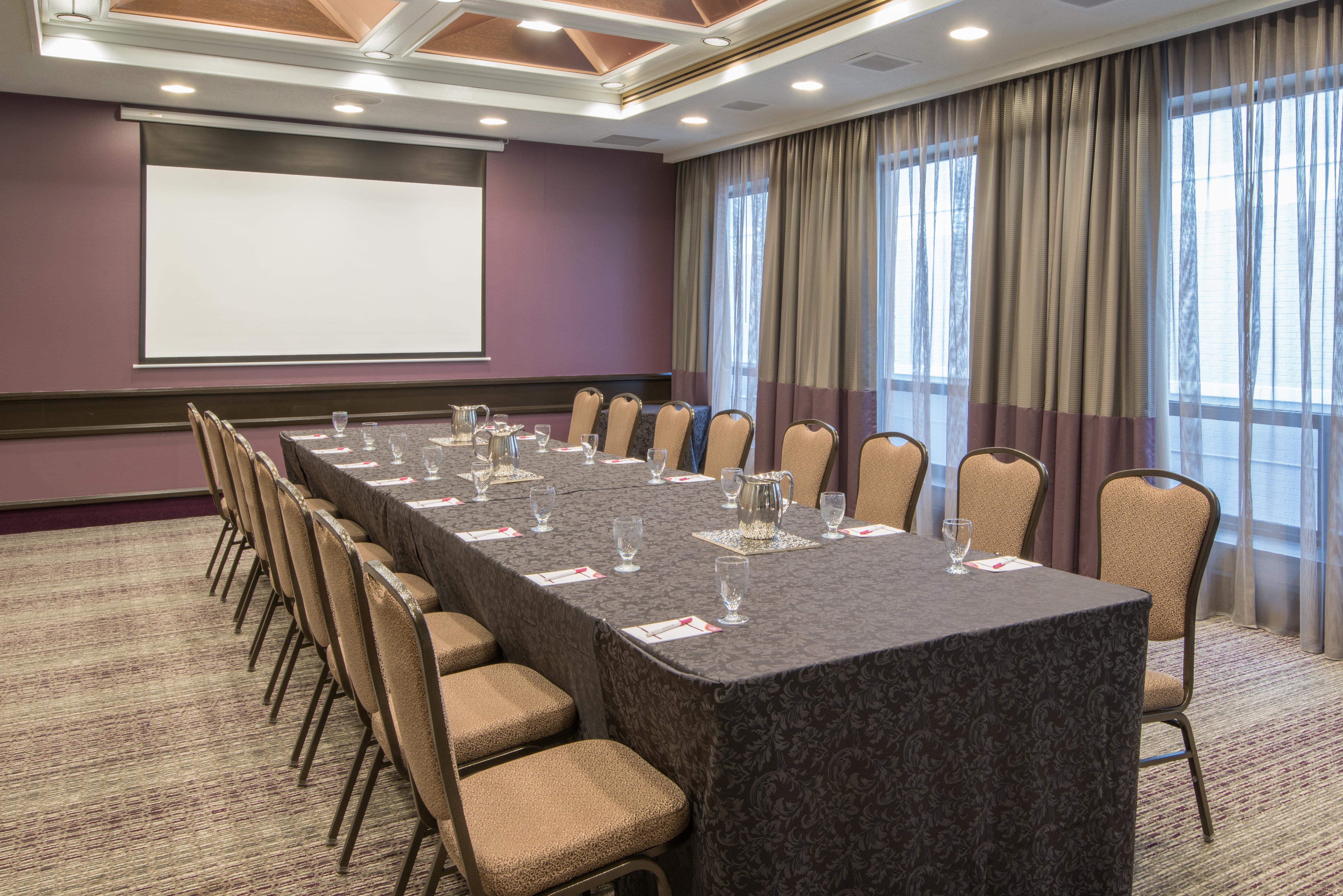 Отель Crowne Plaza Kitchener-Waterloo By Ihg Экстерьер фото