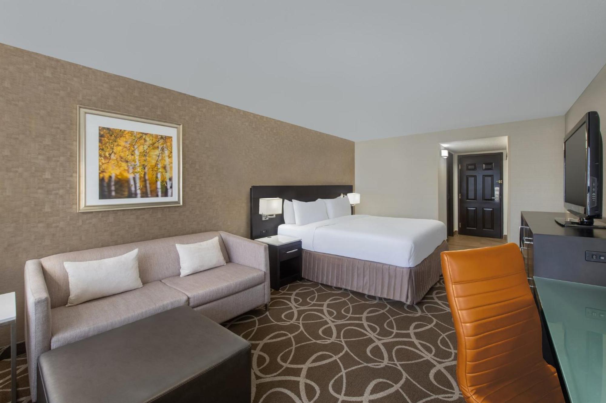 Отель Crowne Plaza Kitchener-Waterloo By Ihg Экстерьер фото