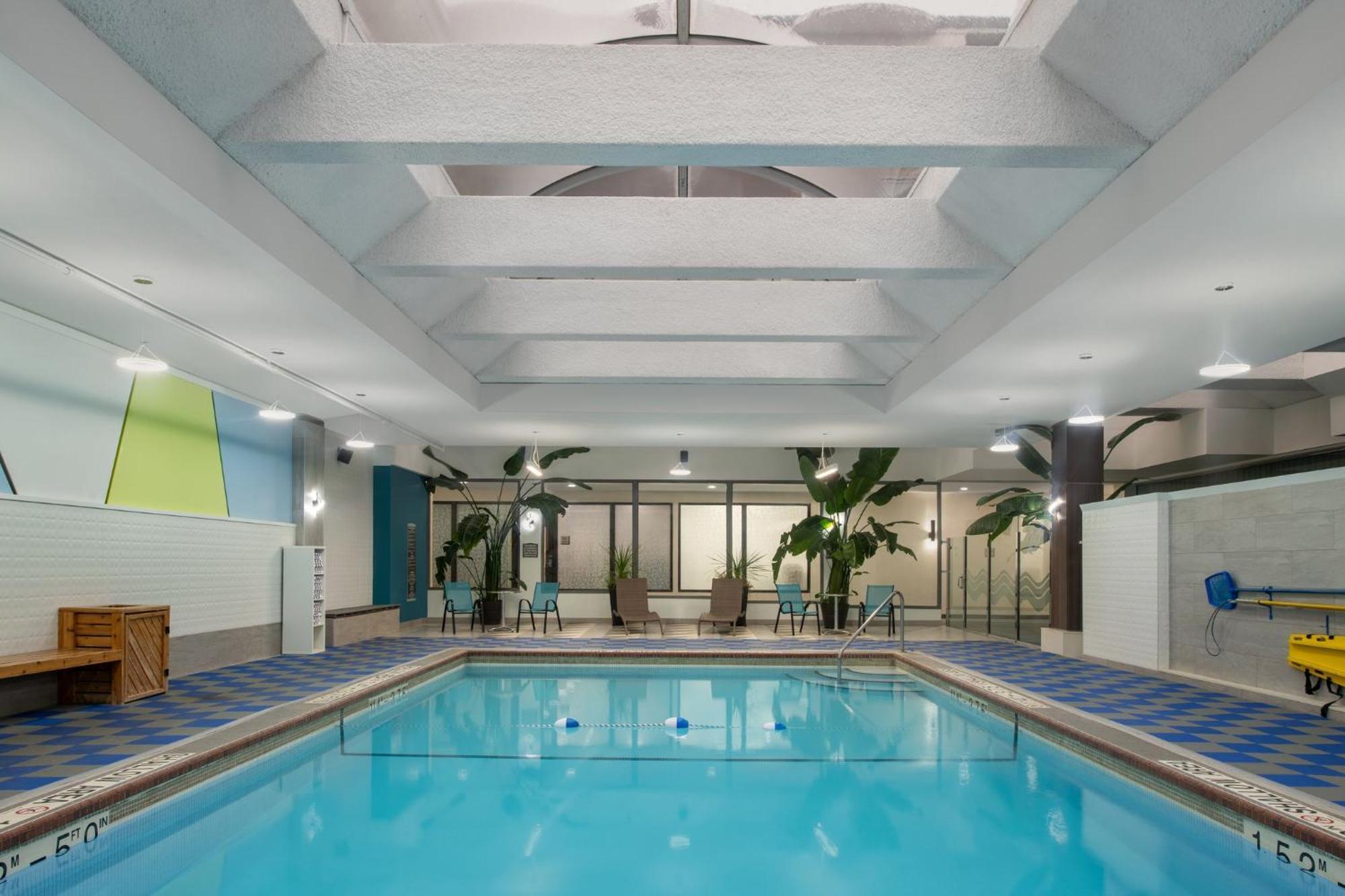 Отель Crowne Plaza Kitchener-Waterloo By Ihg Экстерьер фото