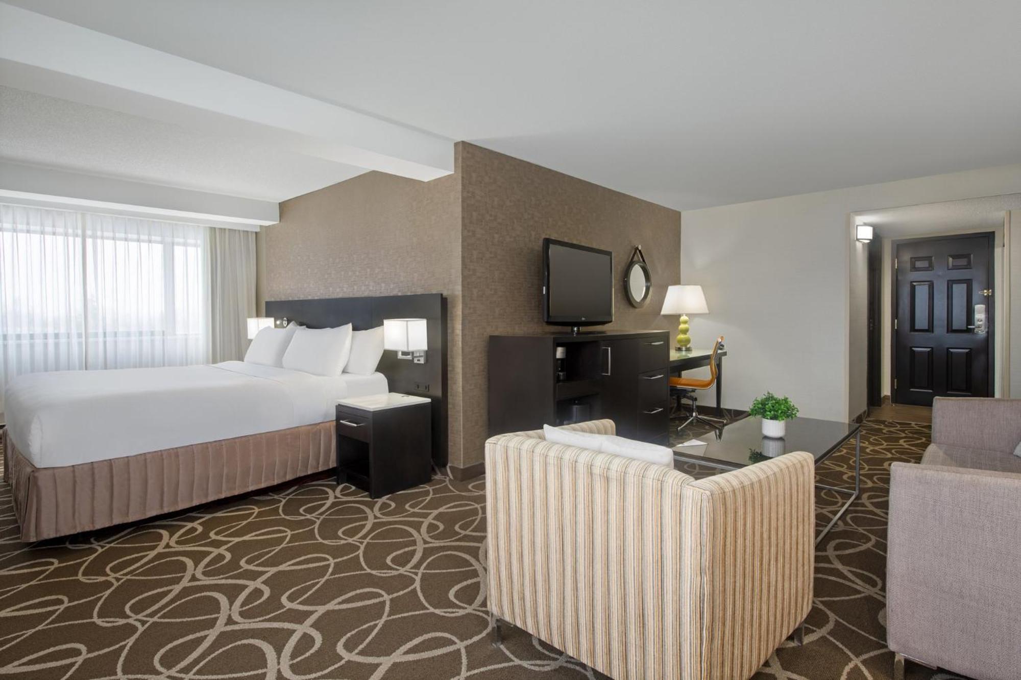 Crowne Plaza Kitchener-Waterloo, An Ihg Hotel Экстерьер фото