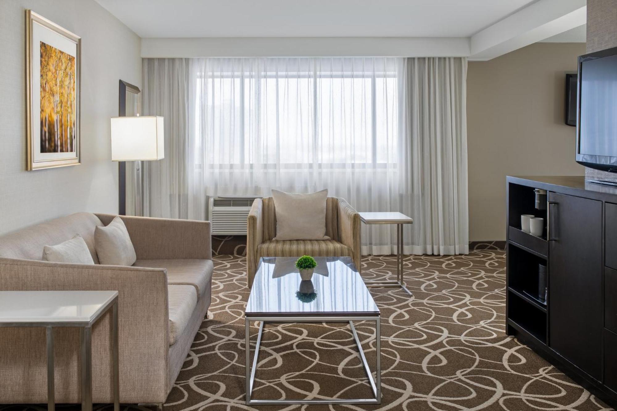 Отель Crowne Plaza Kitchener-Waterloo By Ihg Экстерьер фото