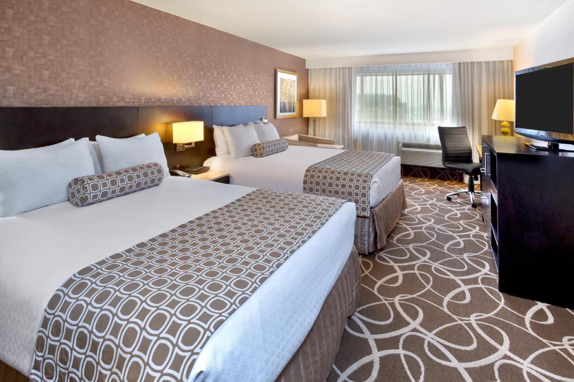 Отель Crowne Plaza Kitchener-Waterloo By Ihg Экстерьер фото